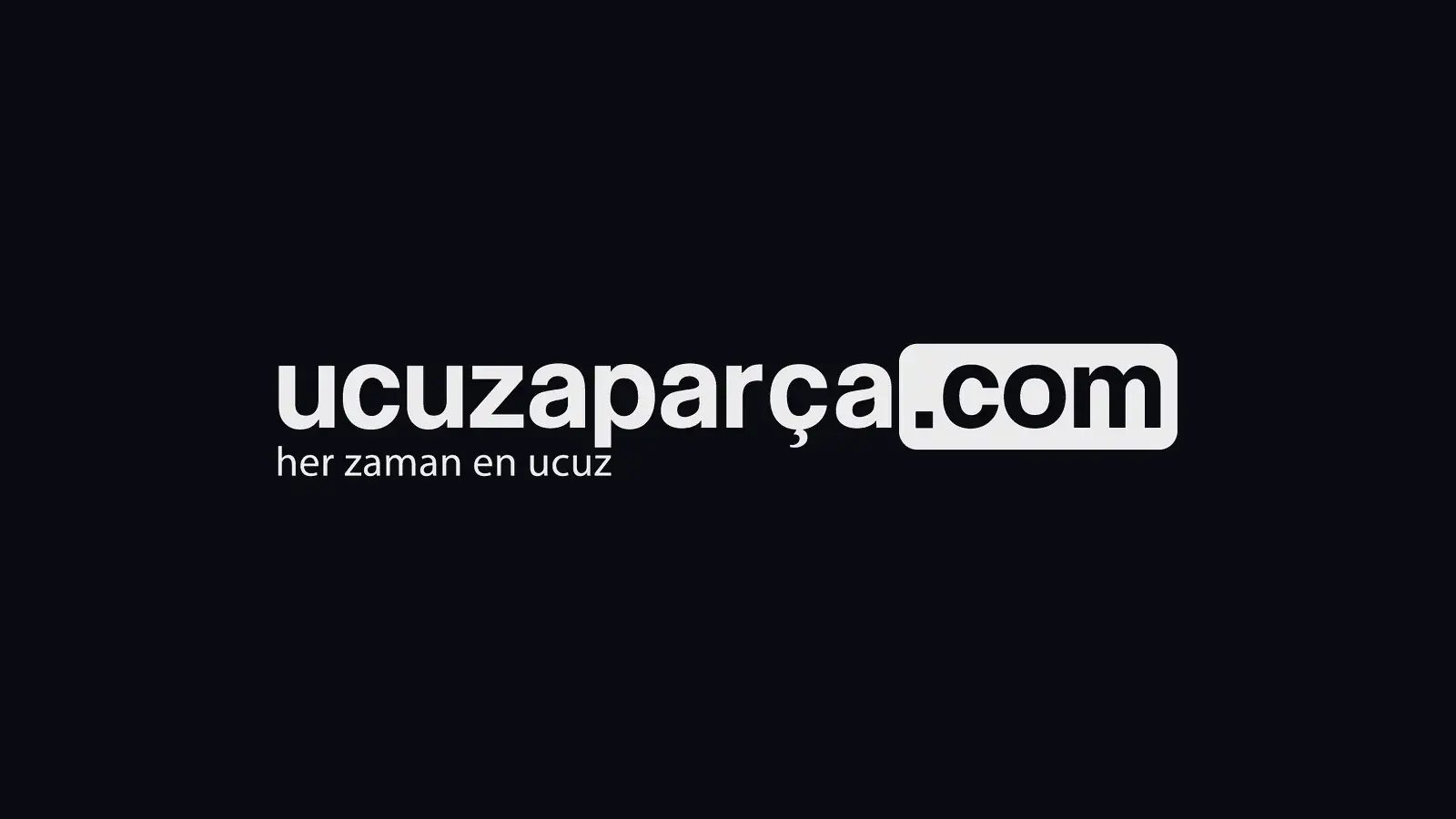 Ucuzaparça.com logo tasarımı: koyu zeminde beyaz ucuzaparça yazısı ve kutu içinde .com uzantısı